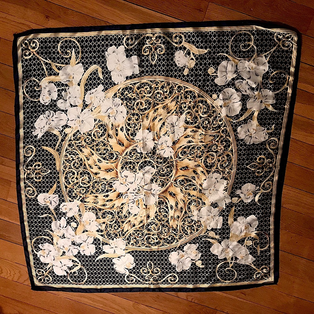 Elegant silk, vintage esc scarf with floral detail